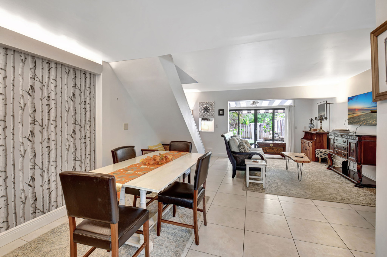 magnificent-beach-townhome-steps-from-atlantic-ave/