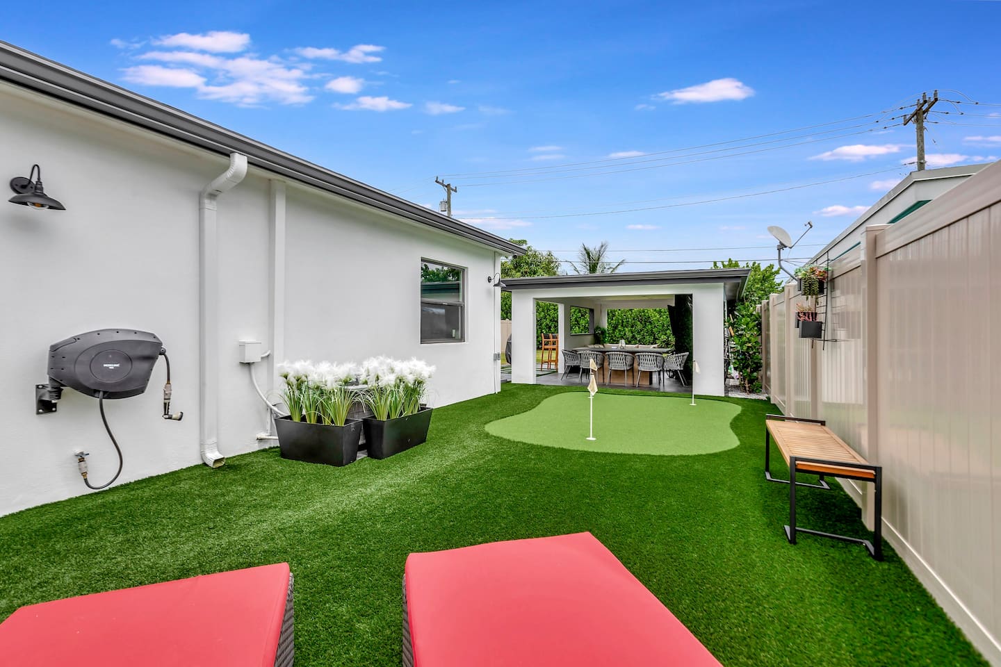 Contemporary 3BR 3 BA Duplex, Amazing Outdoor Area - Fort Lauderdale