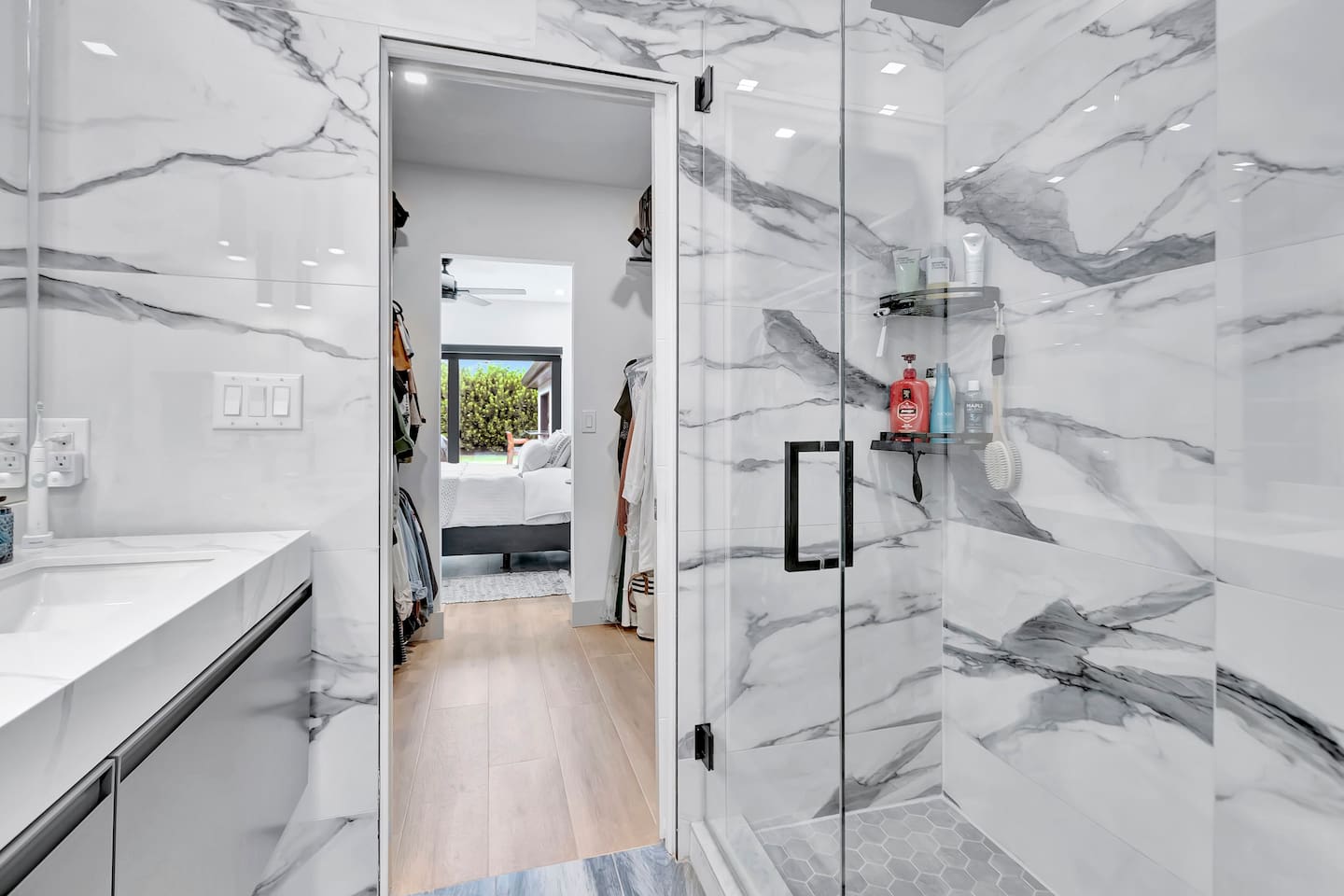 Contemporary 3BR 3 BA Duplex, Amazing Outdoor Area - Fort Lauderdale