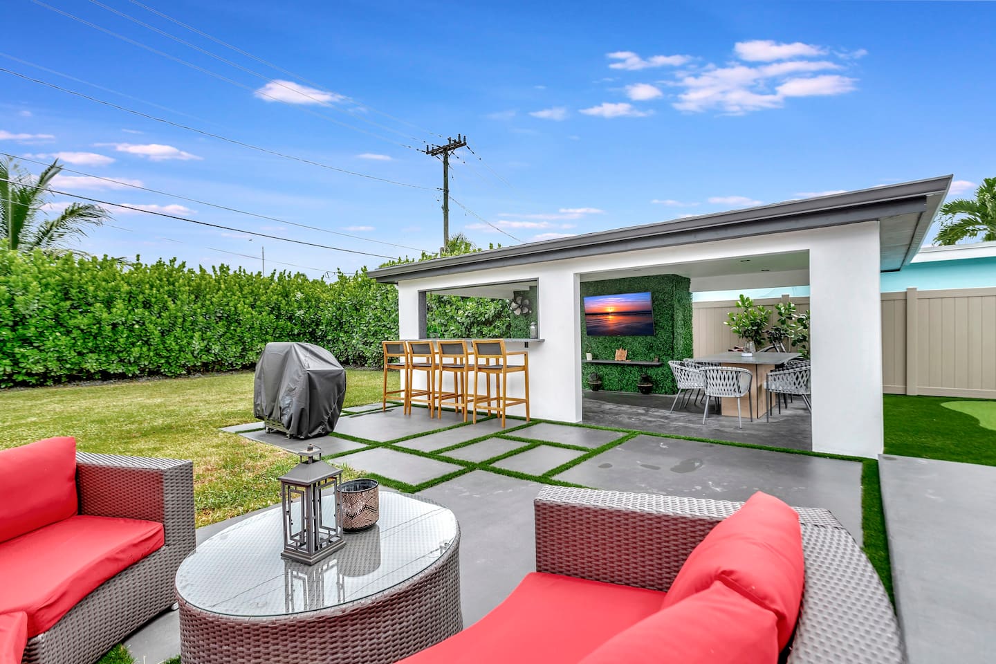 Contemporary 3BR 3 BA Duplex, Amazing Outdoor Area - Fort Lauderdale