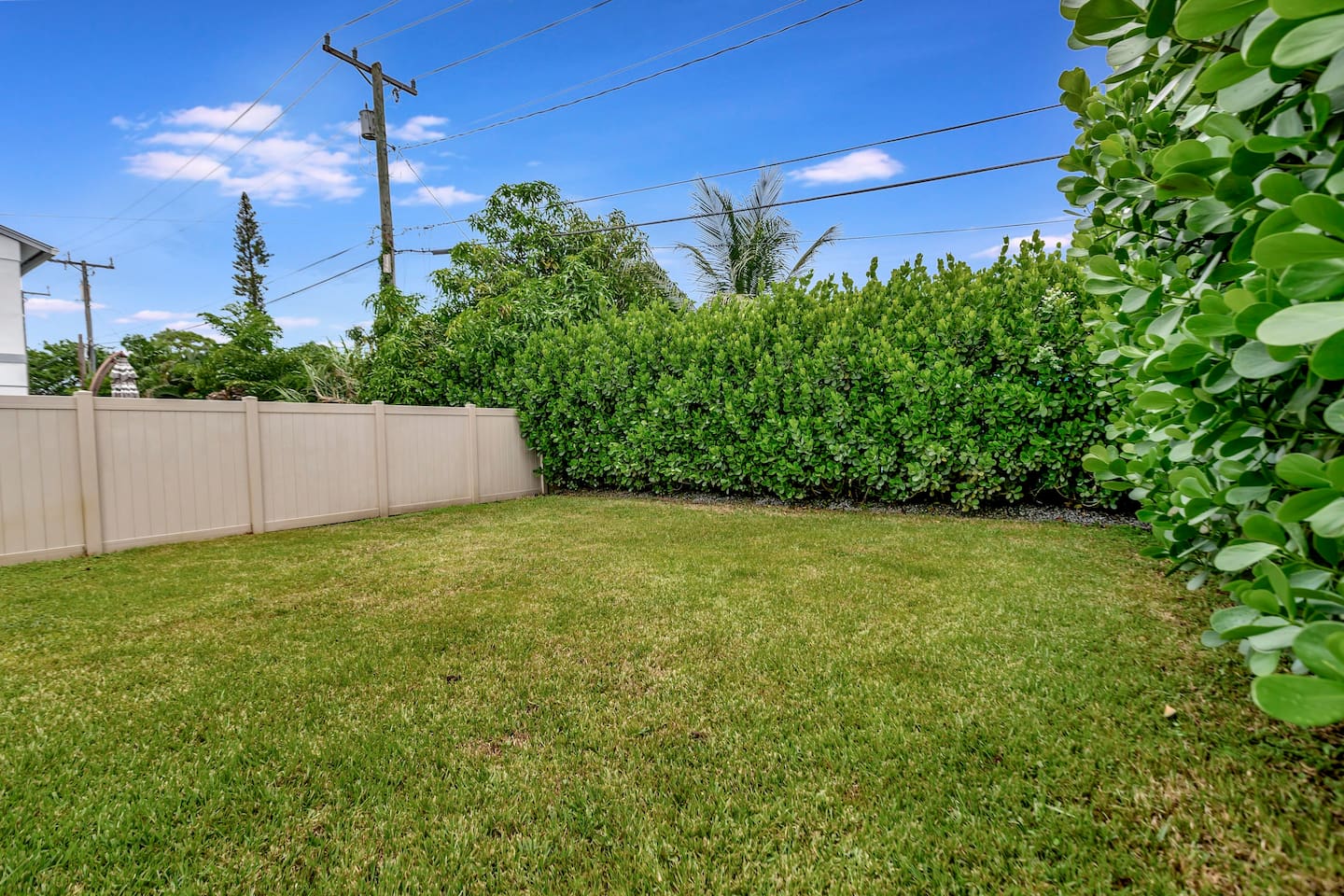 Contemporary 3BR 3 BA Duplex, Amazing Outdoor Area - Fort Lauderdale