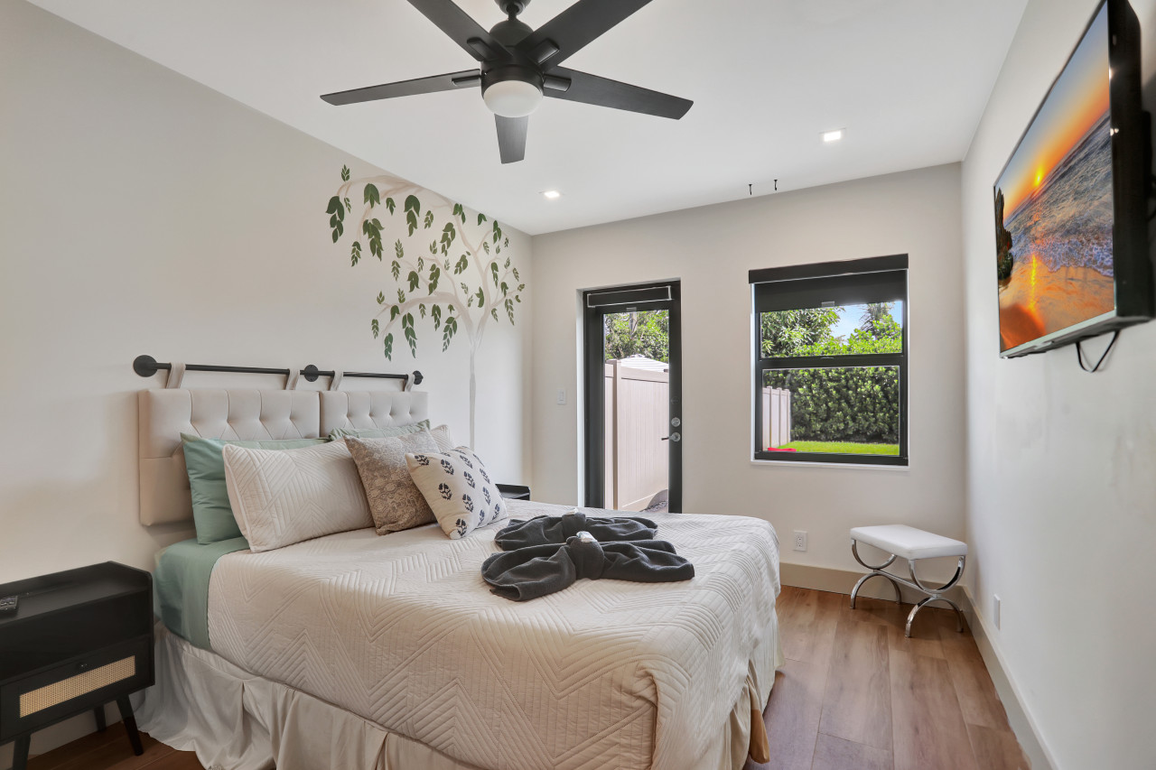 Contemporary 3BR 3 BA Duplex, Amazing Outdoor Area - Fort Lauderdale