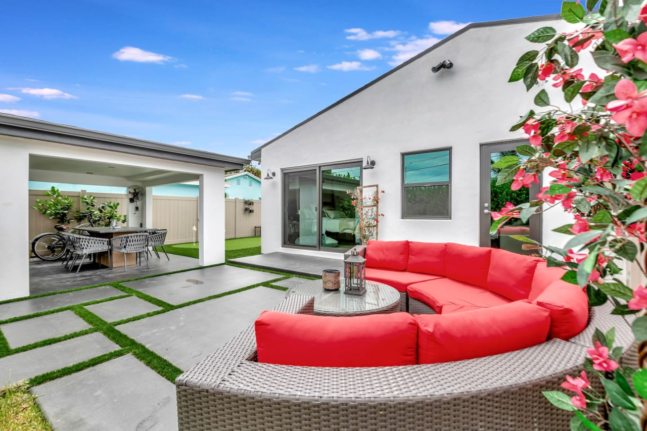 Contemporary 3BR 3 BA Duplex, Amazing Outdoor Area - Fort Lauderdale