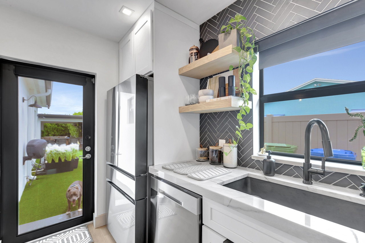 Contemporary 3BR 3 BA Duplex, Amazing Outdoor Area - Fort Lauderdale