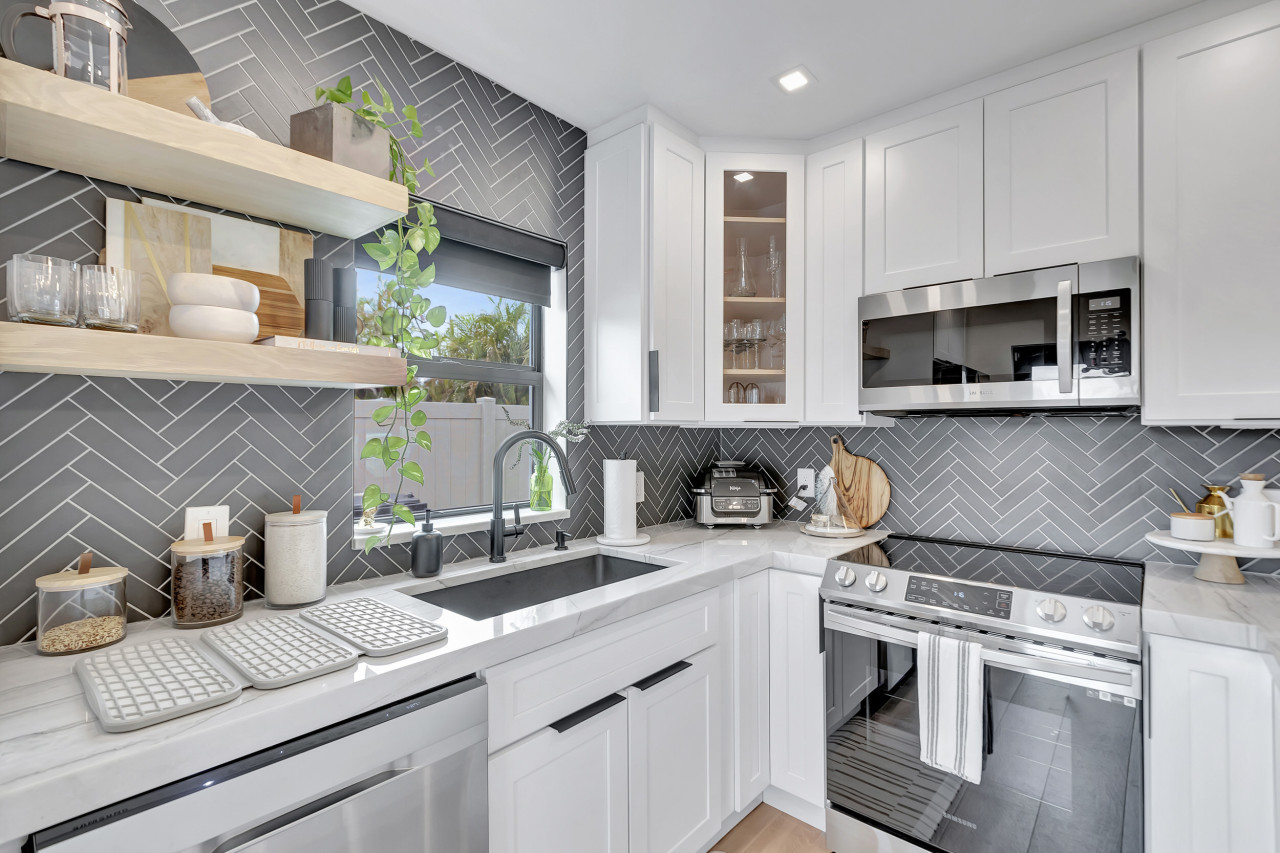 Contemporary 3BR 3 BA Duplex, Amazing Outdoor Area - Fort Lauderdale