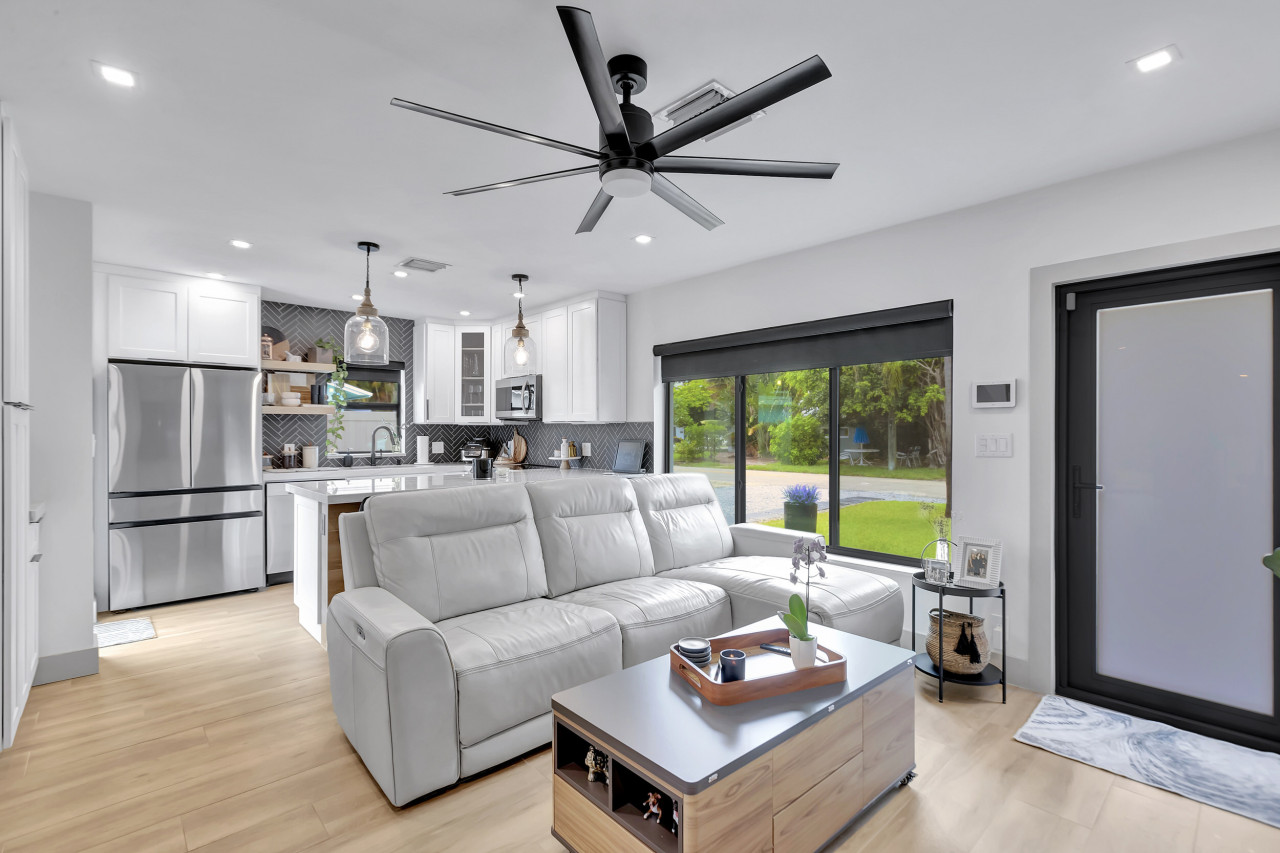 Contemporary 3BR 3 BA Duplex, Amazing Outdoor Area - Fort Lauderdale