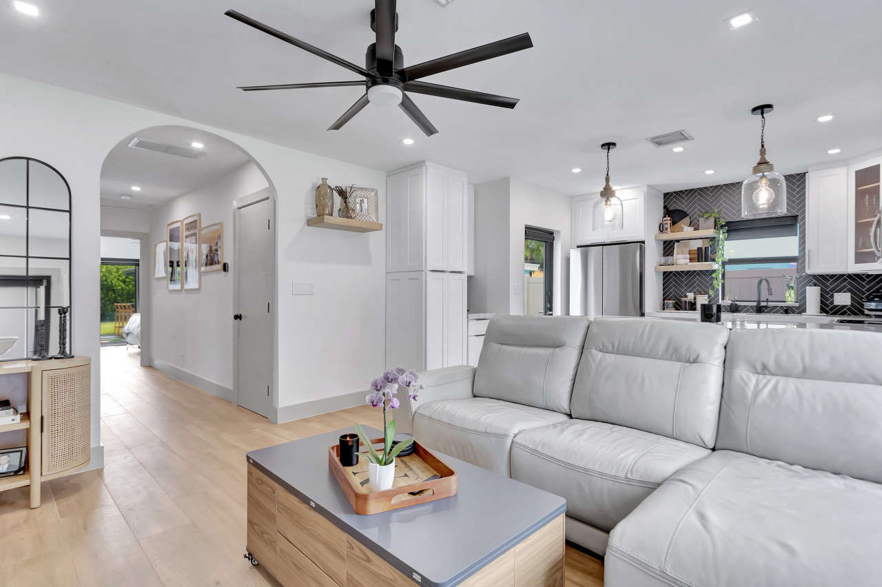 Contemporary 3BR 3 BA Duplex, Amazing Outdoor Area - Fort Lauderdale