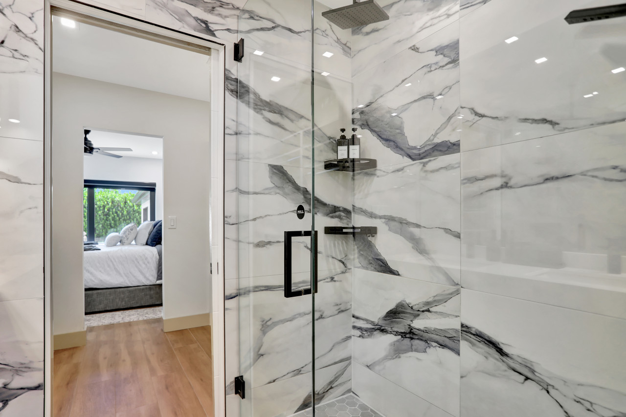 Contemporary 3BR 3 BA Duplex, Amazing Outdoor Area - Fort Lauderdale