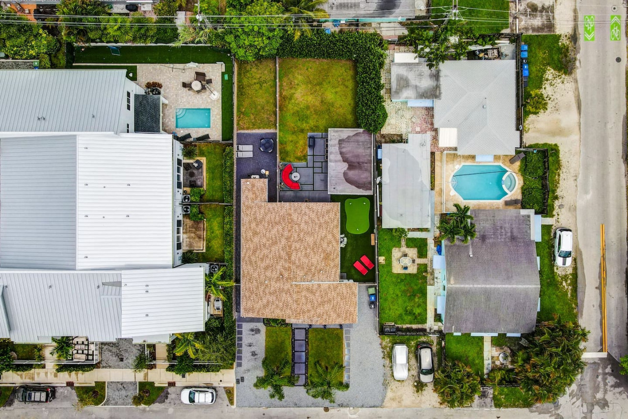 Contemporary 3BR 3 BA Duplex, Amazing Outdoor Area - Fort Lauderdale