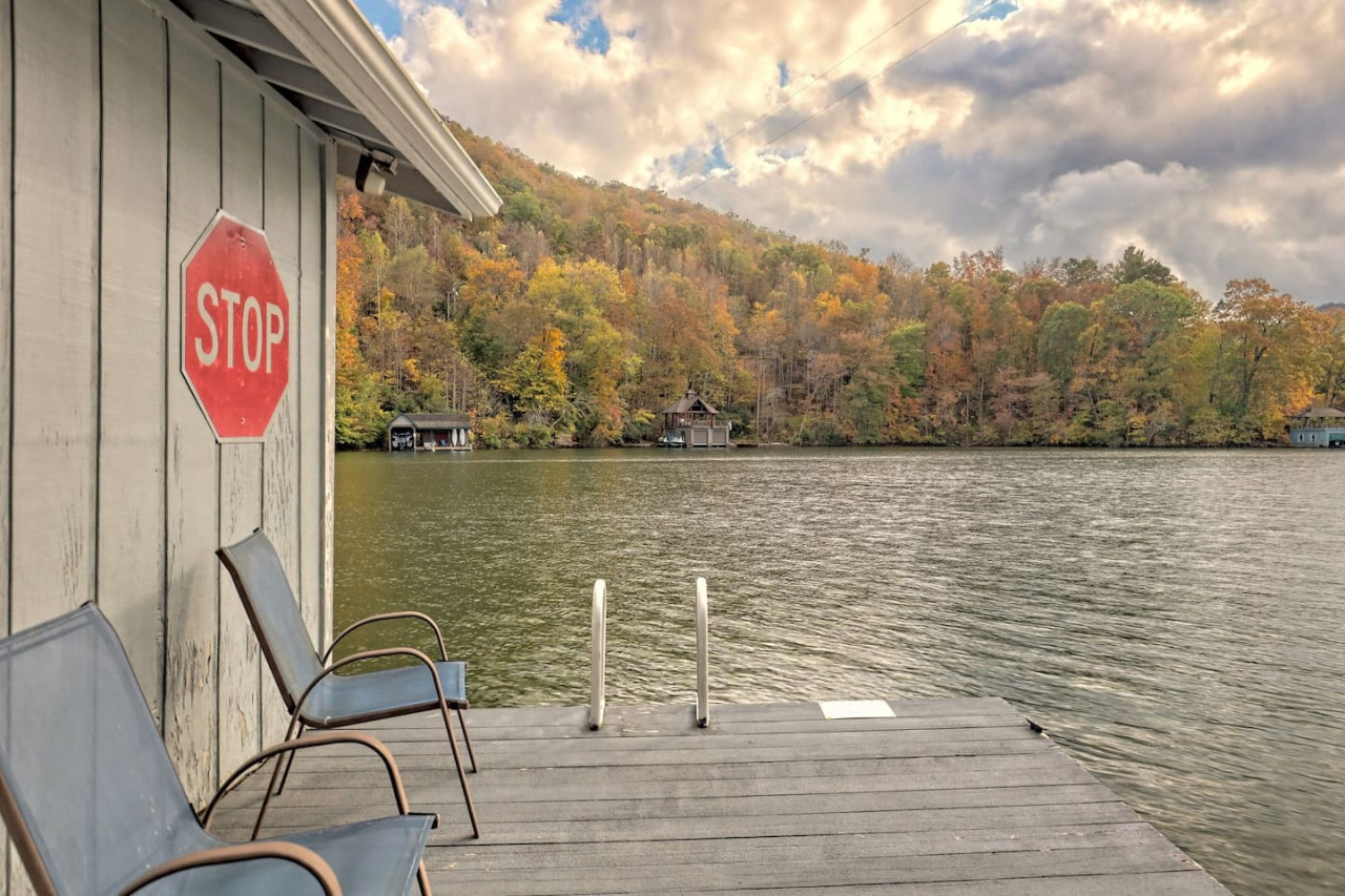 Hannah's Perch on Burton - Top Patio & Bottom Dock - Clayton