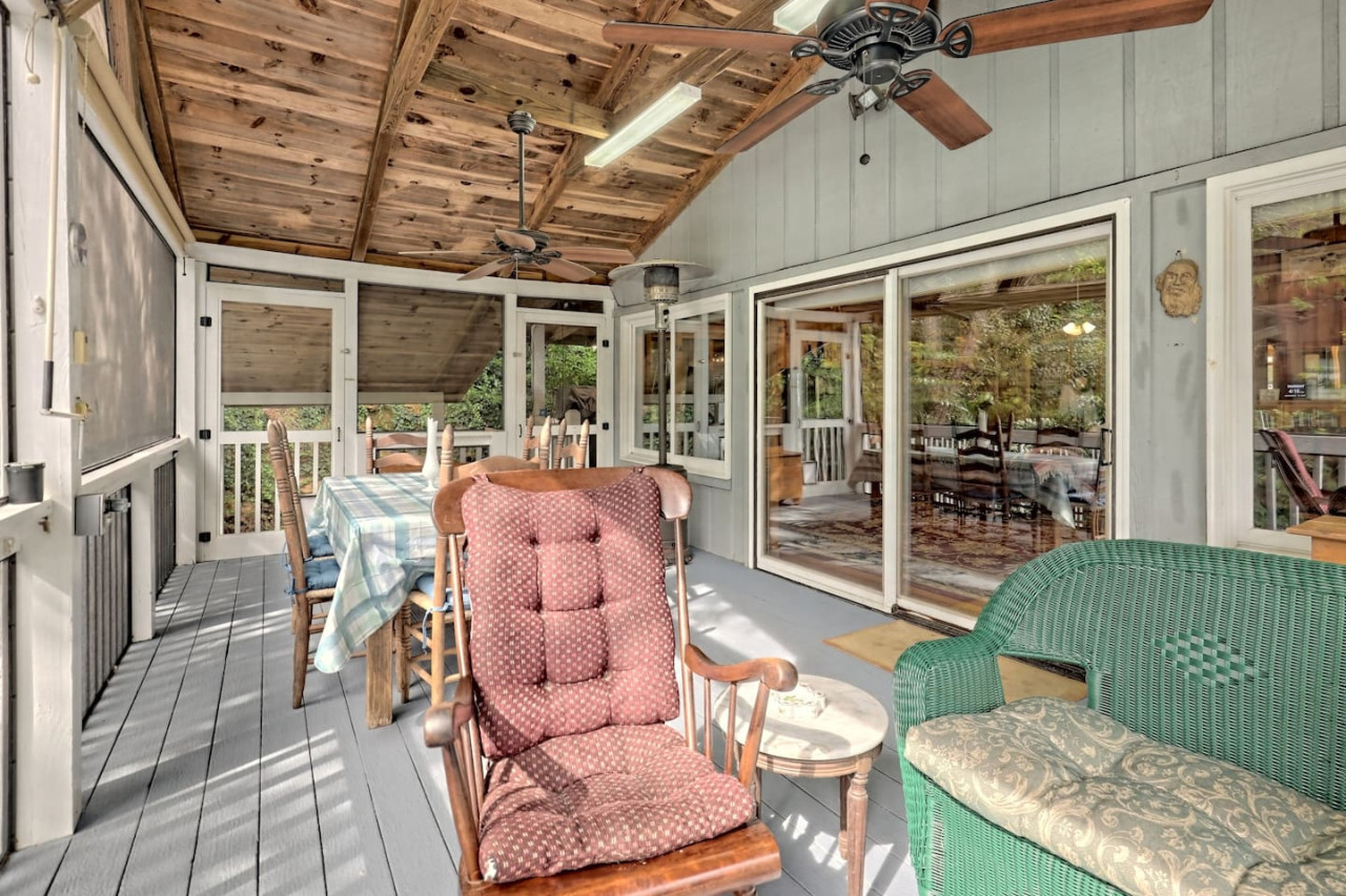 Hannah's Perch on Burton - Top Patio & Bottom Dock - Clayton