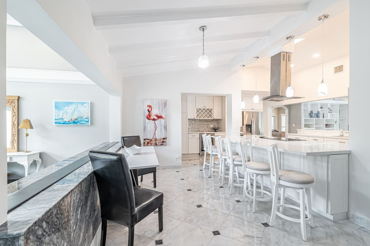 Coffee and sunshine fueling my morning at this sleek breakfast counter. ☕️☀️