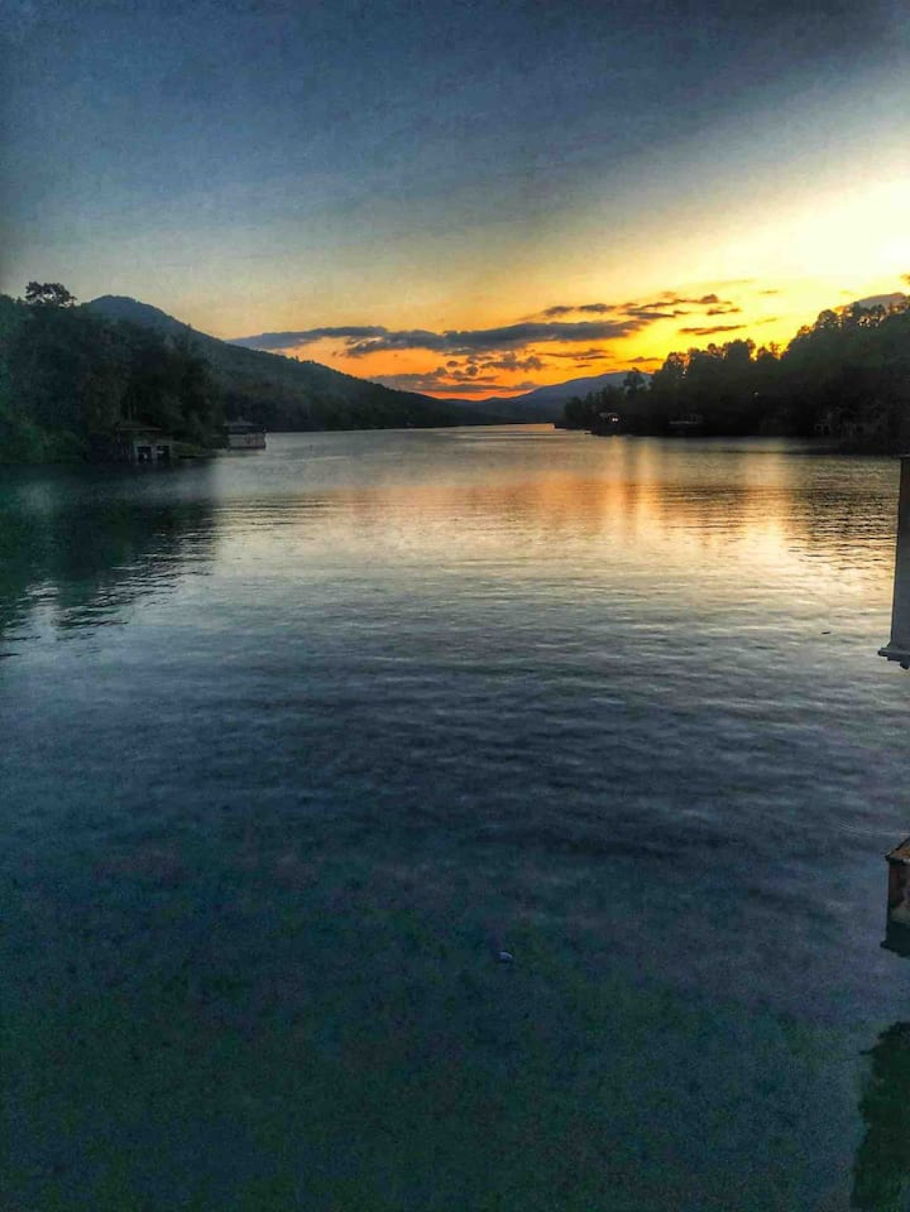 Bill's Bungalow on Lake Burton w/ Top Dock&Hot Tub - Clayton