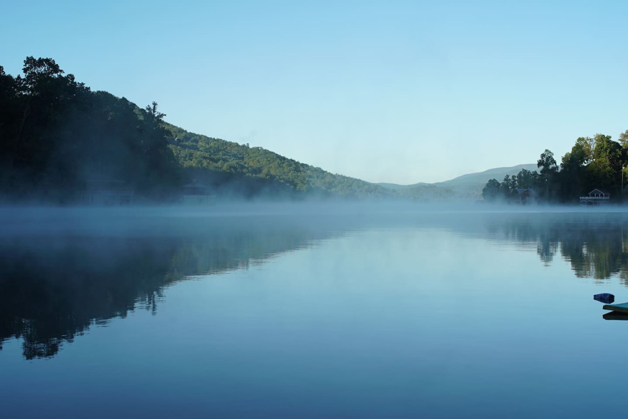 Bill's Bungalow on Lake Burton w/ Top Dock&Hot Tub - Clayton