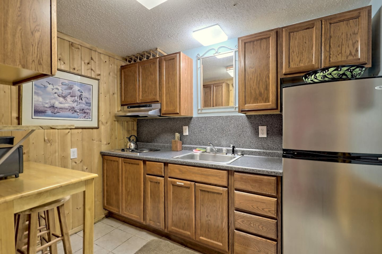 Bill's Bungalow on Lake Burton w/ Top Dock&Hot Tub - Clayton