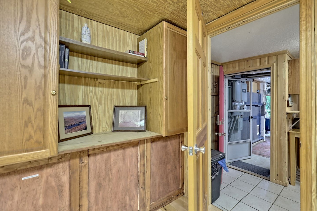 Bill's Bungalow on Lake Burton w/ Top Dock&Hot Tub - Clayton