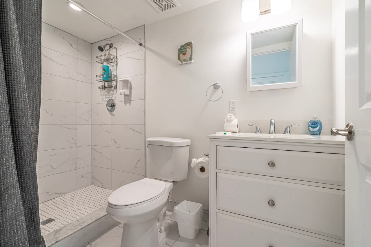 The Purple Pelican~Beachfront w/ Ocean Balcony~#2 - Fort Lauderdale