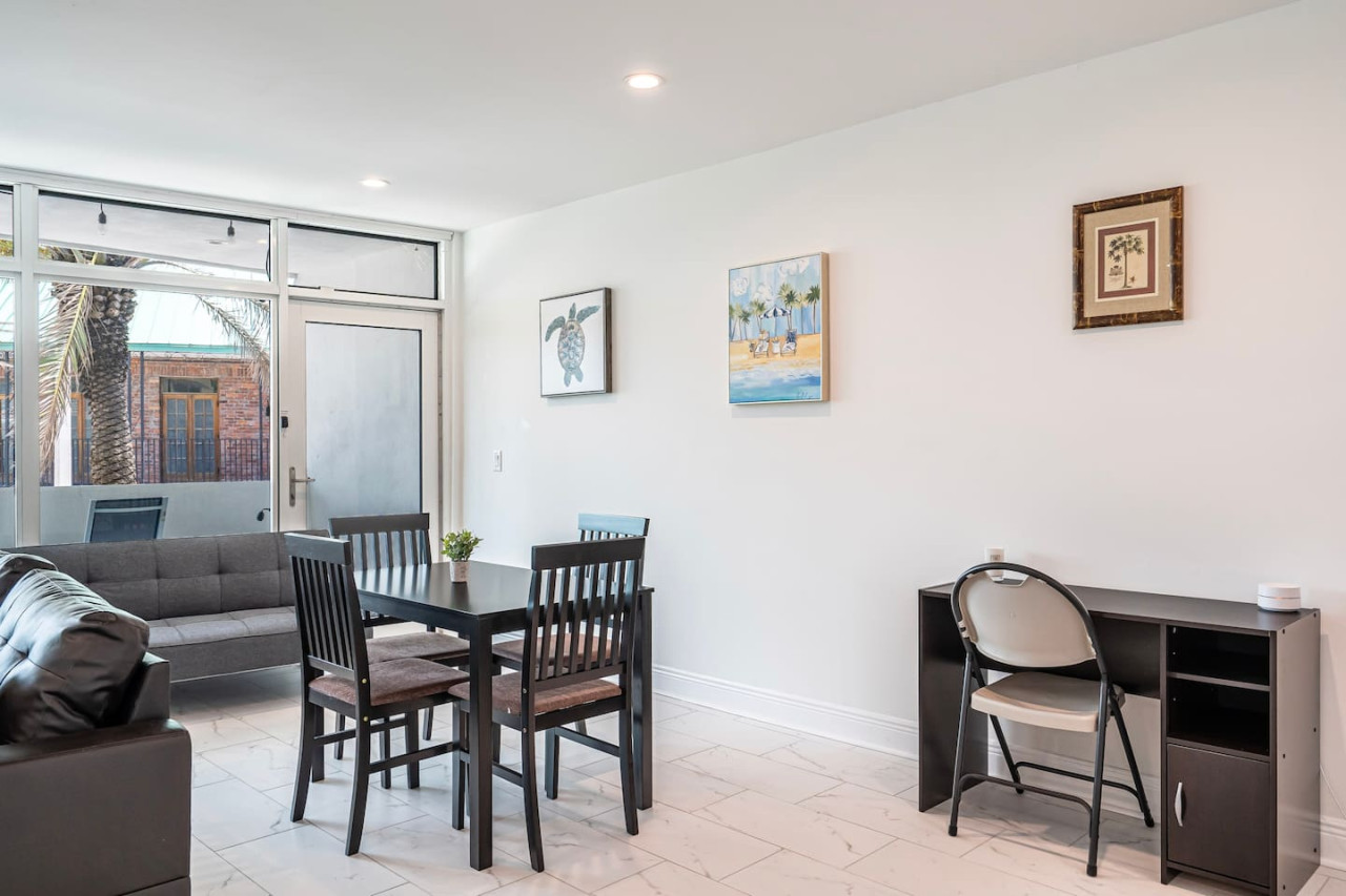 The Purple Pelican~Beachfront w/ Ocean Balcony~#2 - Fort Lauderdale