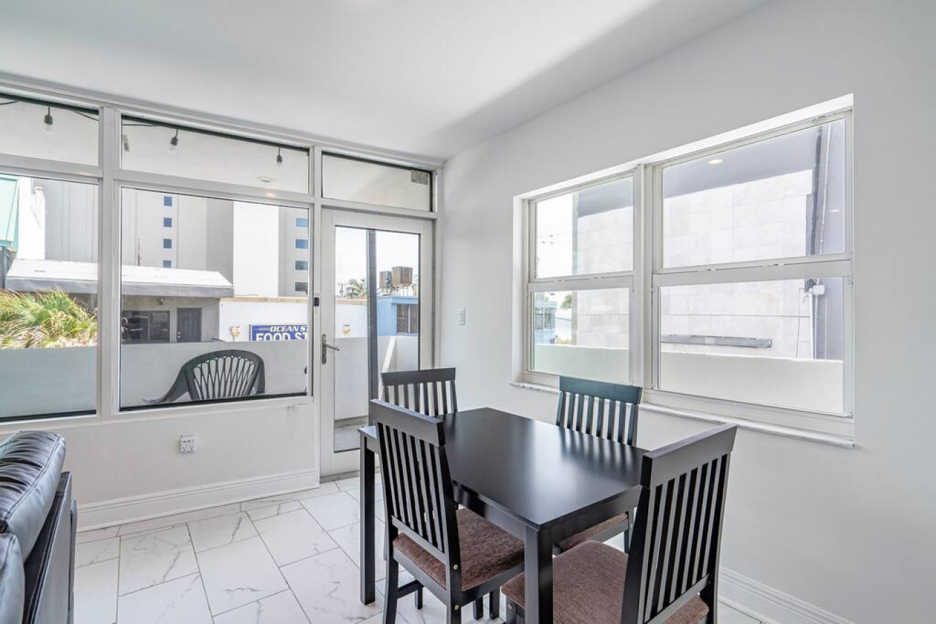 The Purple Pelican~Beachfront w/ Ocean Balcony~#5 - Fort Lauderdale