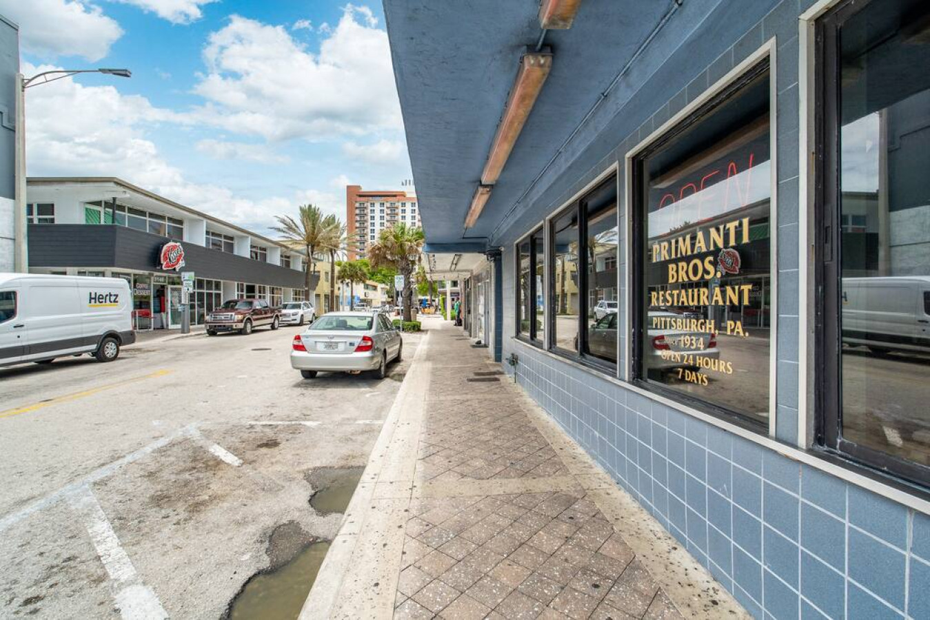 The Purple Pelican~Beachfront w/ Ocean Balcony~#5 - Fort Lauderdale