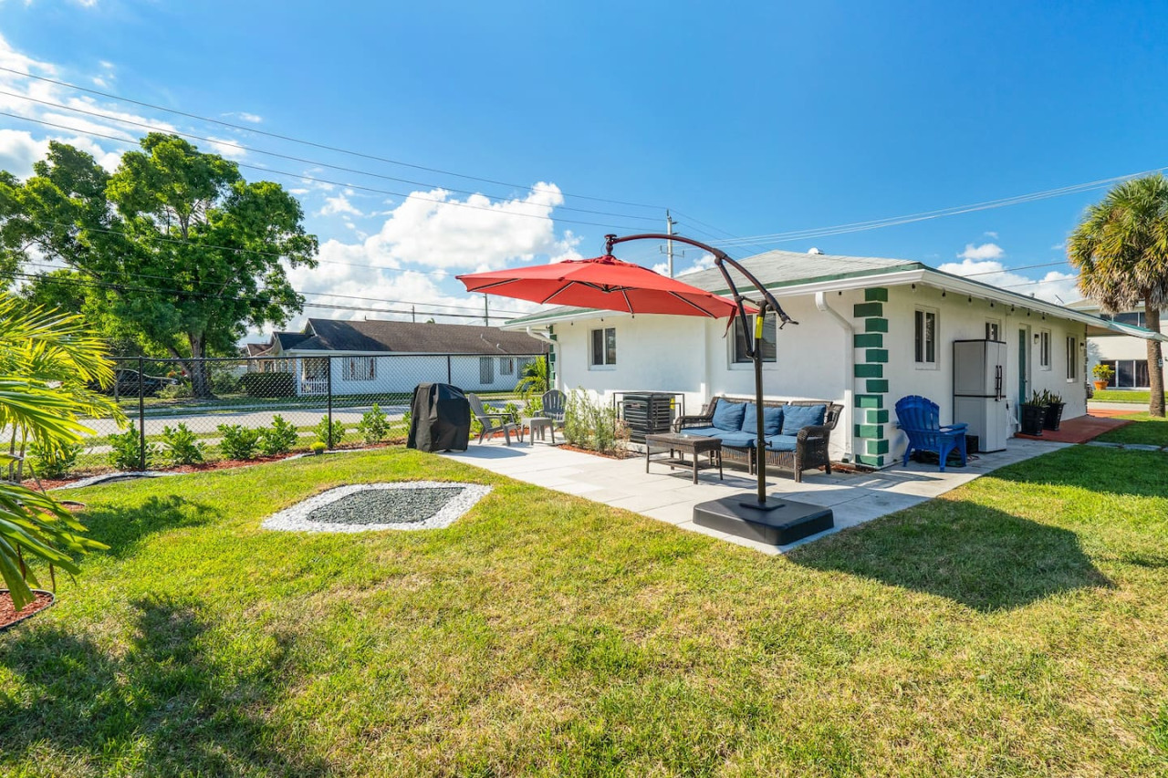 Alfresco dining: This backyard is perfect for enjoying a meal under the open sky.