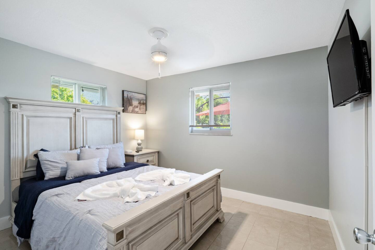 This bed is so inviting, it begs you to hit the snooze button a few extra times.