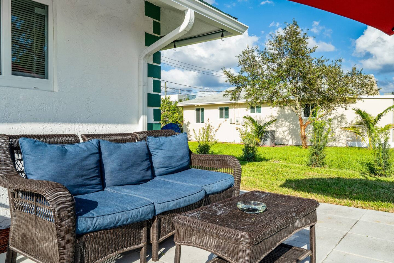 Roxana's 3BR/2BA w/ Modern Interior & BBQ Backyard - Oakland Park
