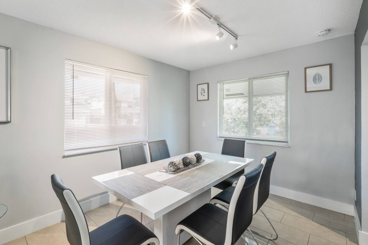 Roxana's 3BR/2BA w/ Modern Interior & BBQ Backyard - Oakland Park