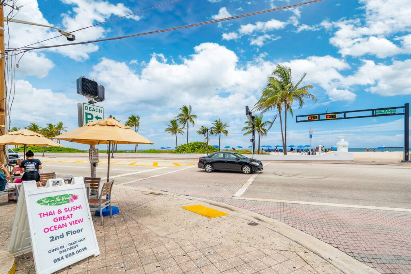Beachfront Bloo's-2 Units-Ocean View Balcony #4/5 - Fort Lauderdale