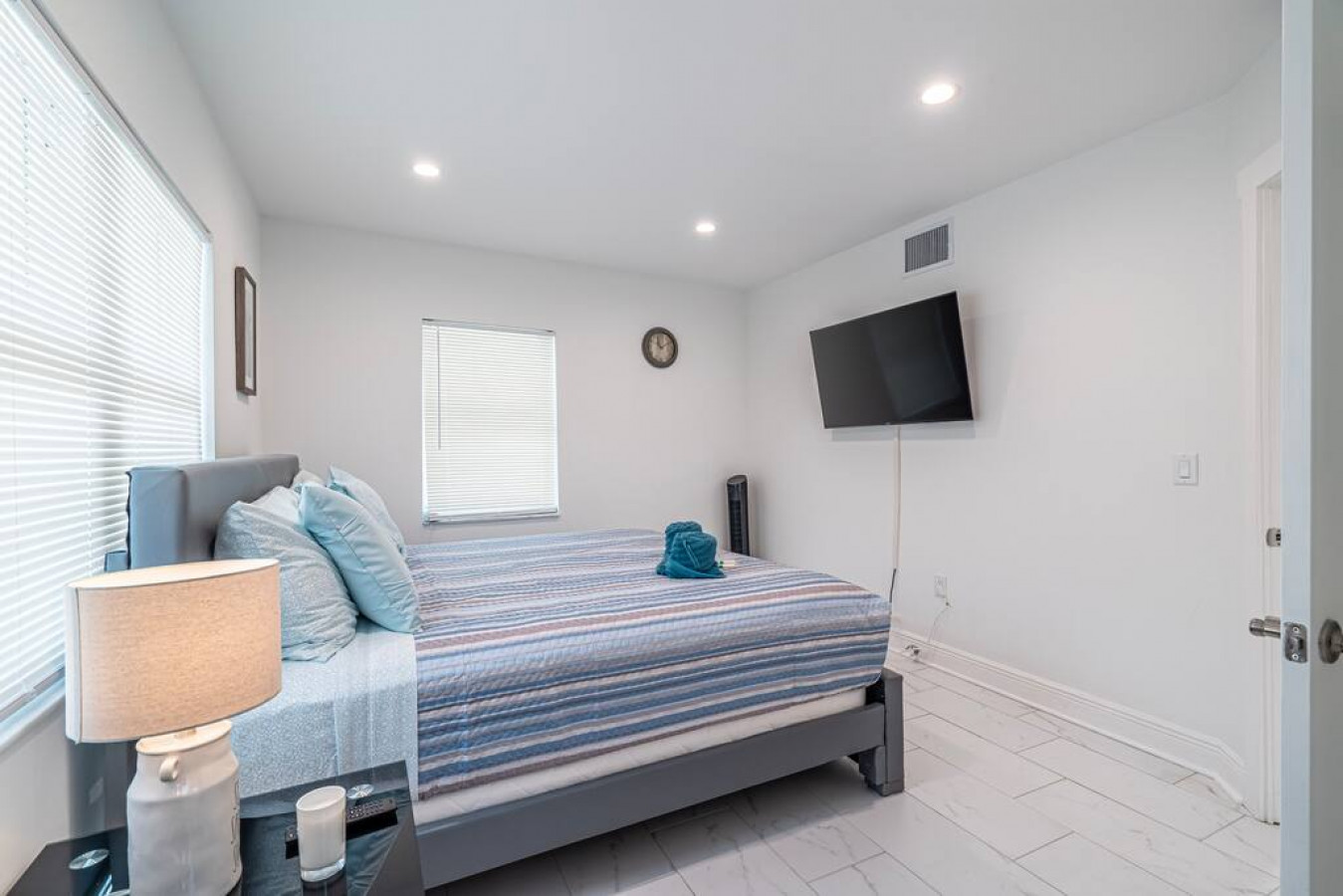 Beachfront Bloo's-2 Units-Ocean View Balcony #4/5 - Fort Lauderdale