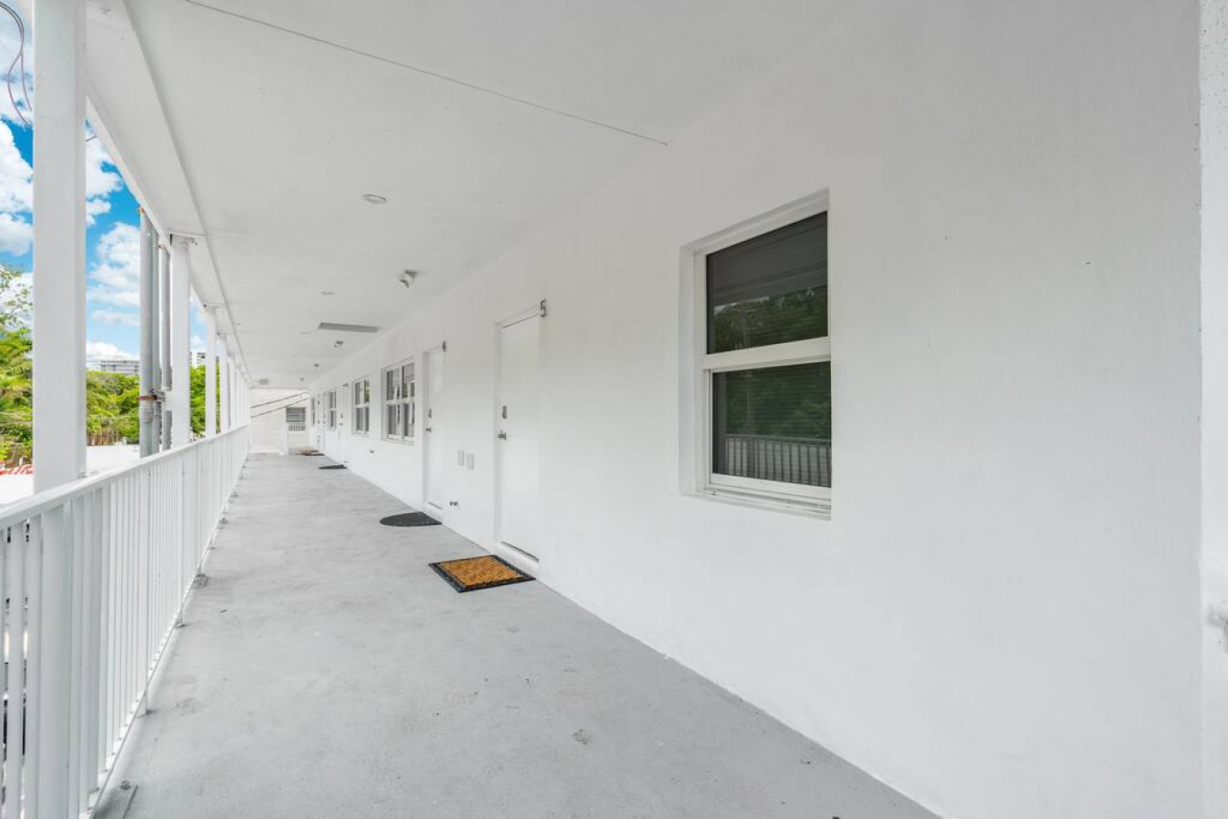 Beachfront Bloo's-2 Units-Ocean View Balcony #4/5 - Fort Lauderdale