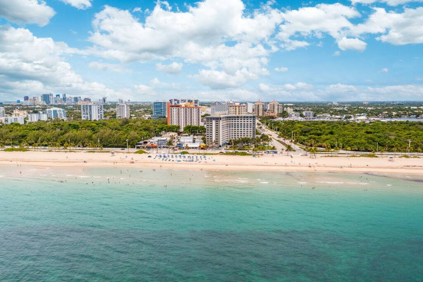 The Purple Pelican~Beachfront w/ Ocean Balcony~#3 - Fort Lauderdale