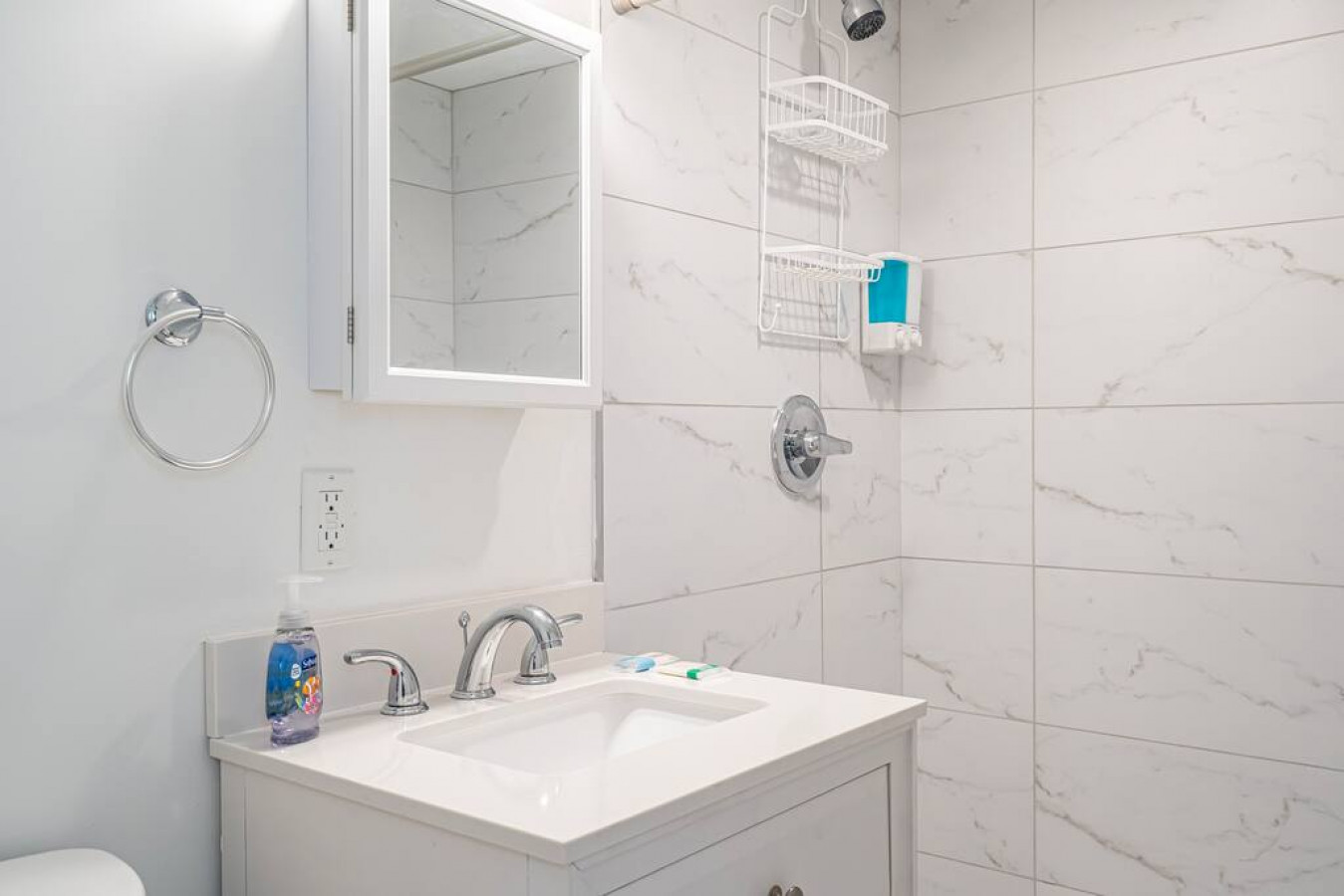 The Purple Pelican~Beachfront w/ Ocean Balcony~#4 - Fort Lauderdale