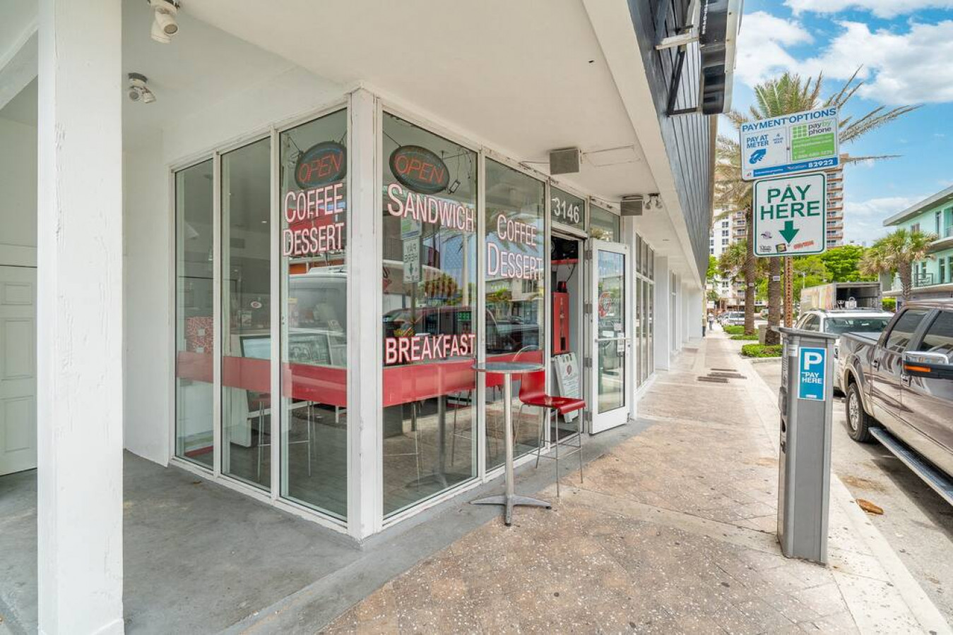 The Purple Pelican~Beachfront w/ Ocean Balcony~#4 - Fort Lauderdale