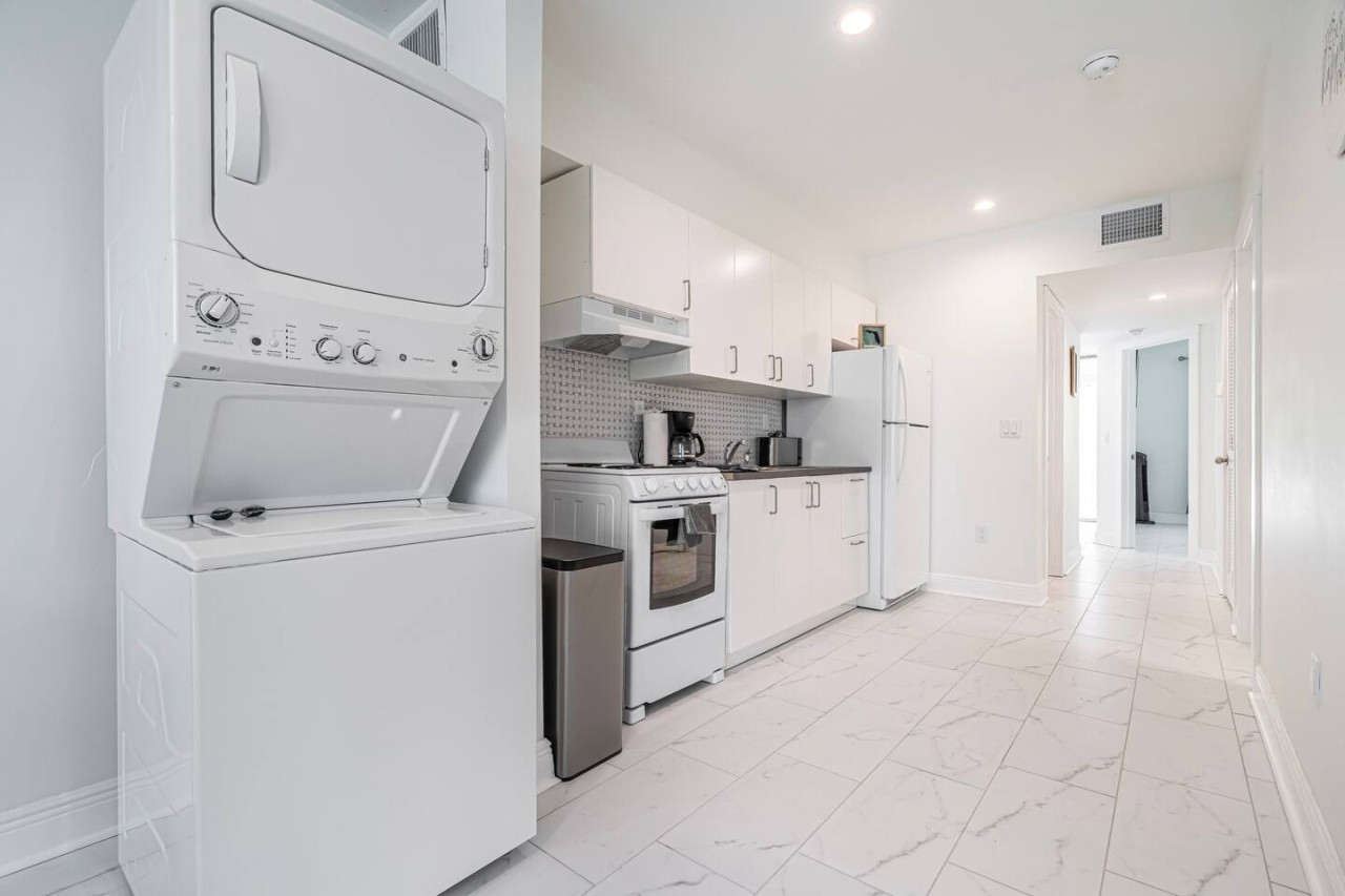 Beachfront Bloo's -2 Units-Ocean View Balcony #1/2 - Fort Lauderdale