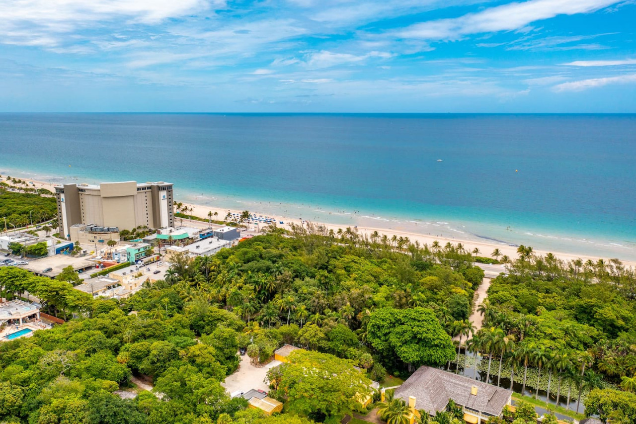 Beachfront Bloo's -2 Units-Ocean View Balcony #1/2 - Fort Lauderdale