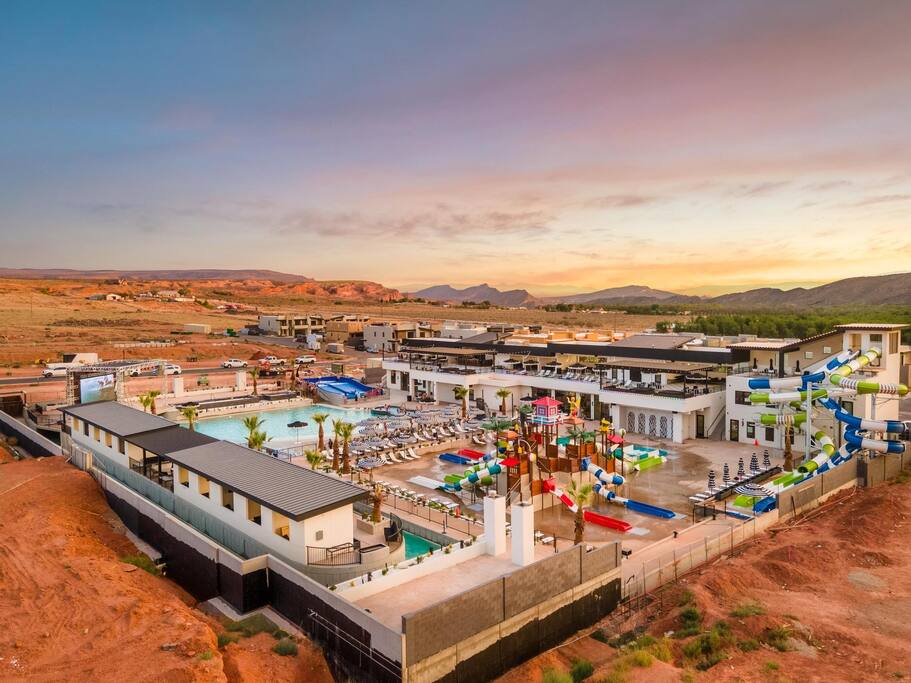 hurricane-hangout-games-hot-tub-and-free-waterpark/