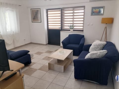 Apartment Ljube - Unit 371775-13