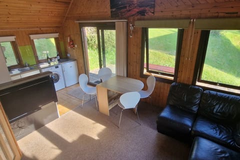 Lodge 2 Lanteglos 3 Bedroom sleeps 6,