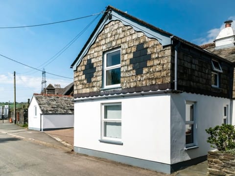 Sandown, St Teath 3 bed sleeps 6