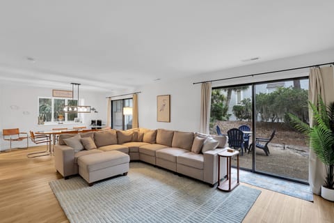 Spacious | Family Friendly | 0.8 Miles to Beach