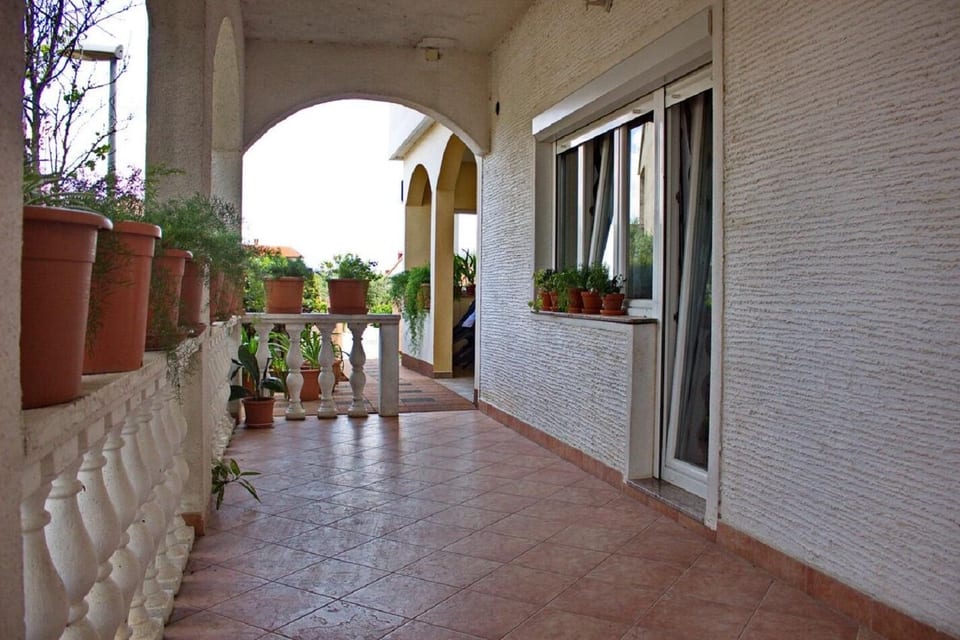 Apartment Dita - Unit 371810-13