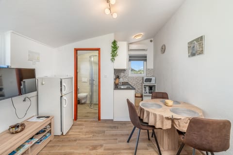 Apartment Danijela - Unit 371813-13