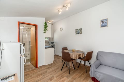 Apartment Danijela - Unit 371813-13