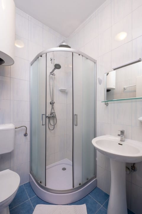 Apartments Mat - Unit 371824-13