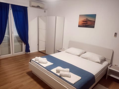 Apartments Mat - Unit 371824-13