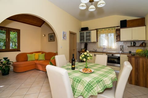 Apartment Mirja - Unit 371852-13