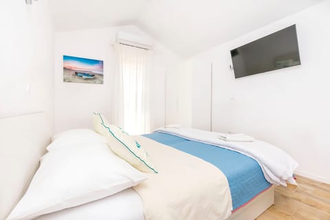 Apartments Mir - Unit 371870-13