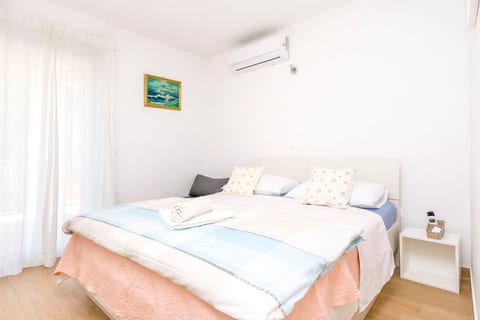 Apartments Mir - Unit 371866-13