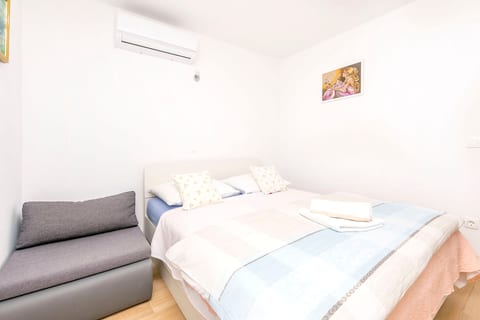 Apartments Mir - Unit 371866-13